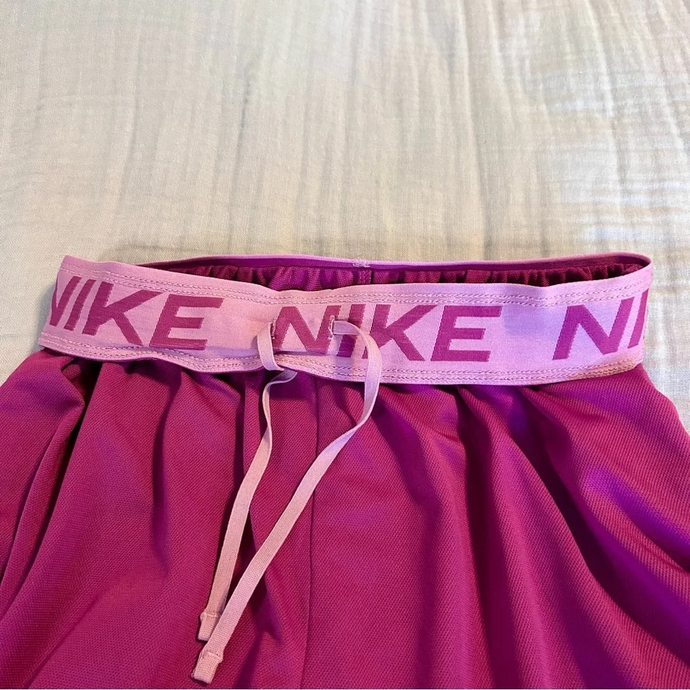 Nike Women’s Fuchsia Dri-Fit Shorts Sz S